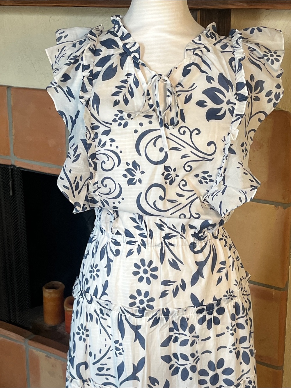 Lauren Ralph Lauren Blue/White Floral Cotton Voile Tiered Maxi Dress, size 16 - Picture 2 of 9